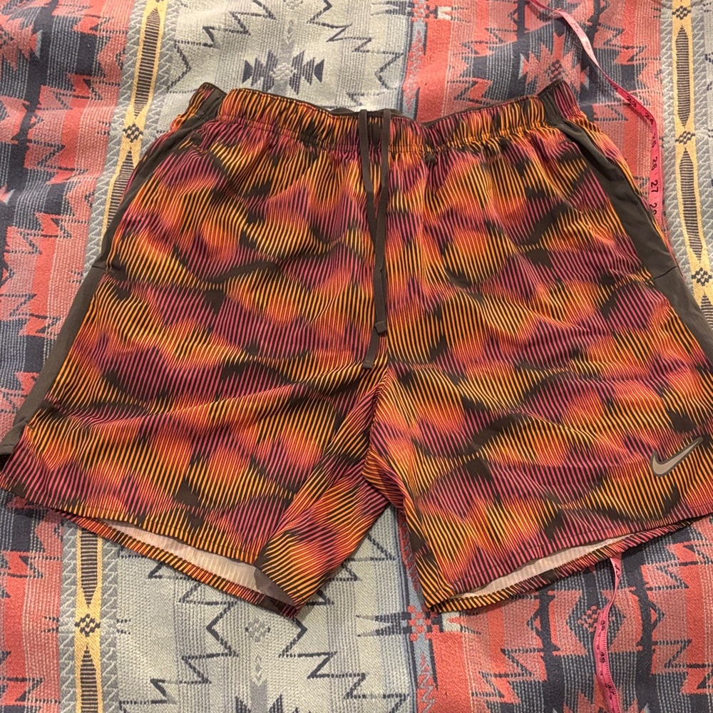 Nike Stride Men’s Dri-FIT 7” Brief-Lined Printed Running Shorts, L, worn once